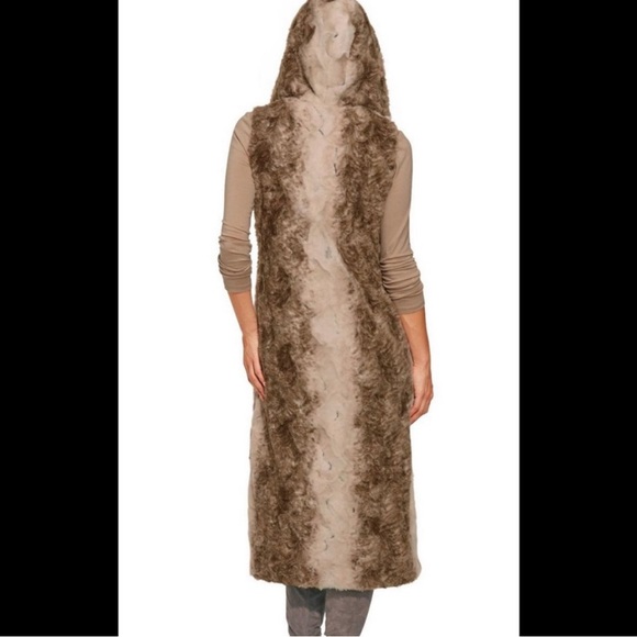 Boston Proper Fabulous Furs Donna Salyers Hooded Faux Fur Vest | Small - Picture 4 of 16